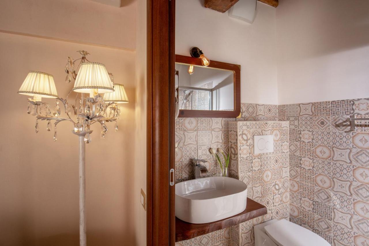 Residenza Nobile Laurina Hotel Rome Exterior photo